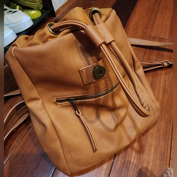 Universal Thread tan backpack purse EUC - Picture 4 of 5
